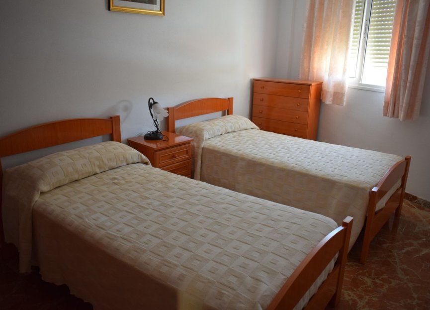 Resale - Apartment - Middle Floor Apartment - Estepona - El Morche