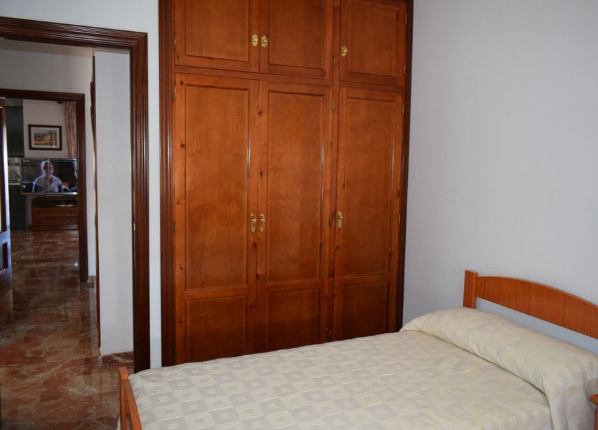 Resale - Apartment - Middle Floor Apartment - Estepona - El Morche