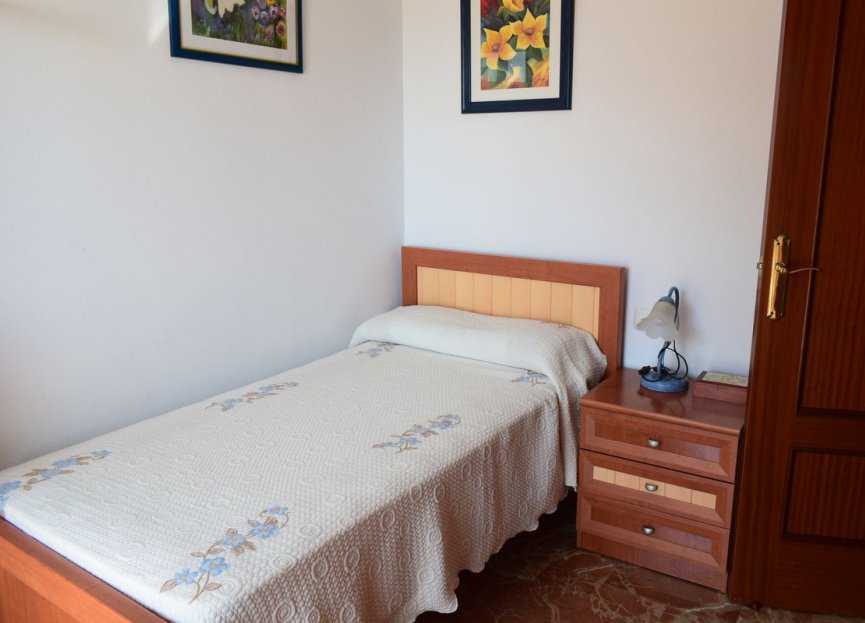 Resale - Apartment - Middle Floor Apartment - Estepona - El Morche