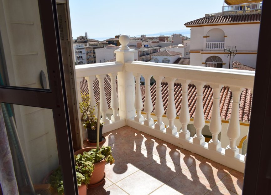 Resale - Apartment - Middle Floor Apartment - Estepona - El Morche