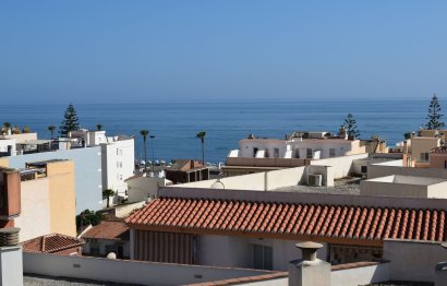 Resale - Apartment - Middle Floor Apartment - Estepona - El Morche