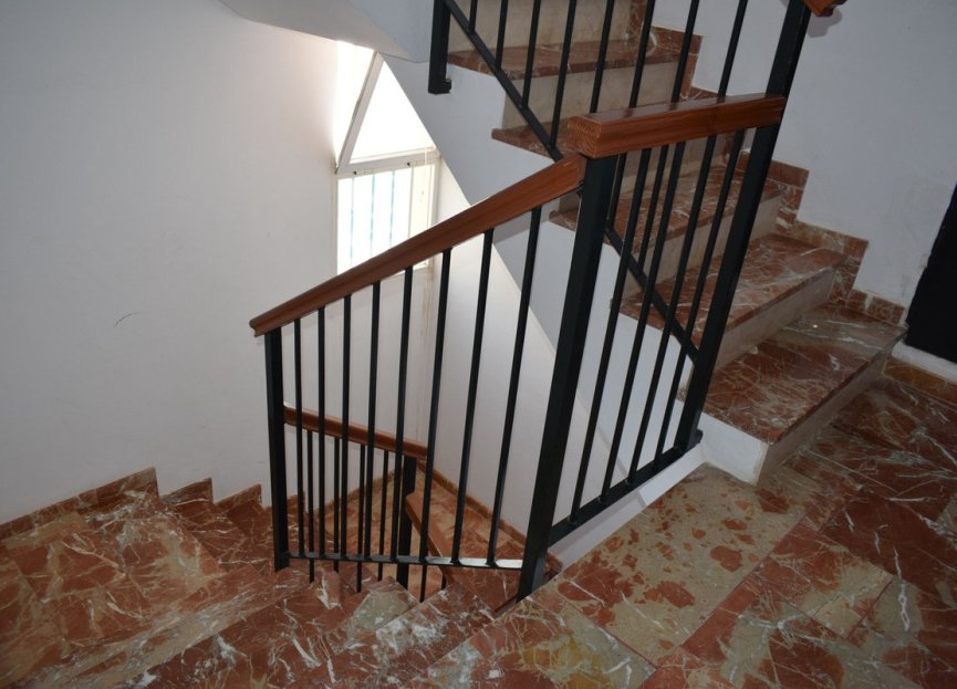 Resale - Apartment - Middle Floor Apartment - Estepona - El Morche