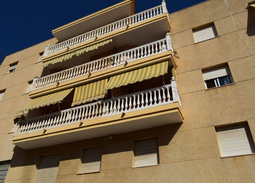 Resale - Apartment - Middle Floor Apartment - Estepona - El Morche
