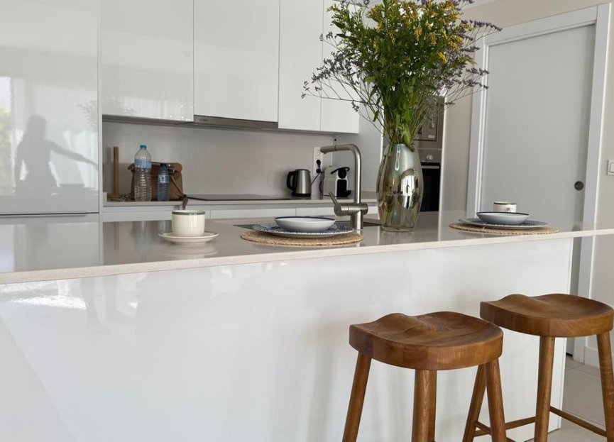 Resale - Apartment - Middle Floor Apartment - Estepona - Estepona Centro