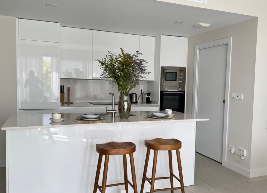 Resale - Apartment - Middle Floor Apartment - Estepona - Estepona Centro