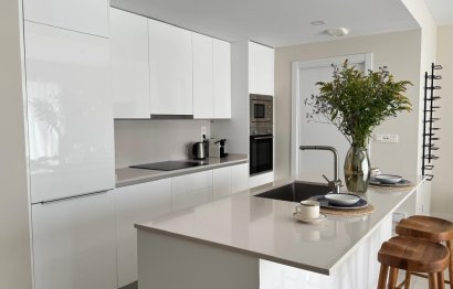 Resale - Apartment - Middle Floor Apartment - Estepona - Estepona Centro