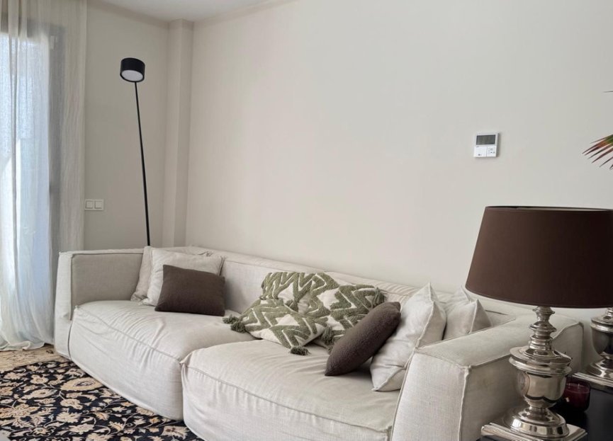 Resale - Apartment - Middle Floor Apartment - Estepona - Estepona Centro