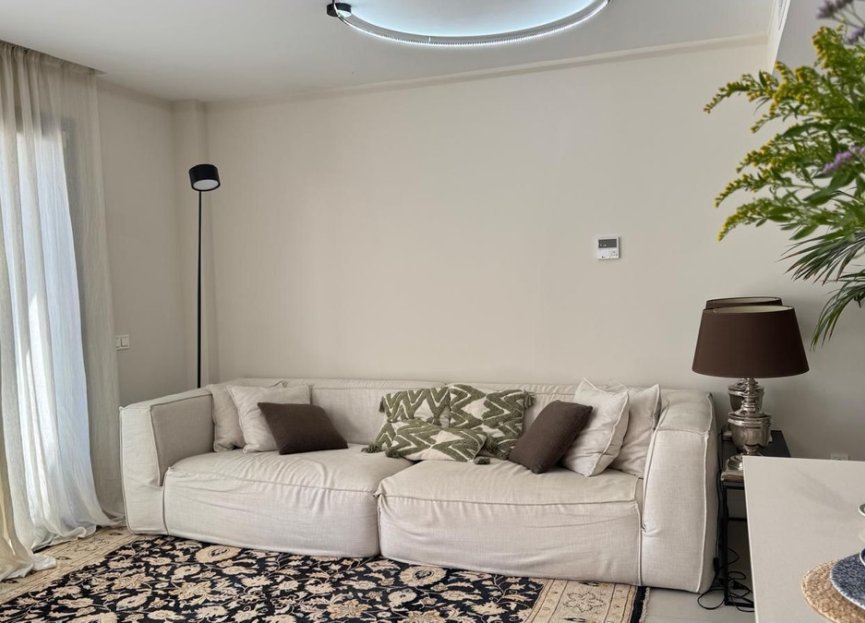 Resale - Apartment - Middle Floor Apartment - Estepona - Estepona Centro