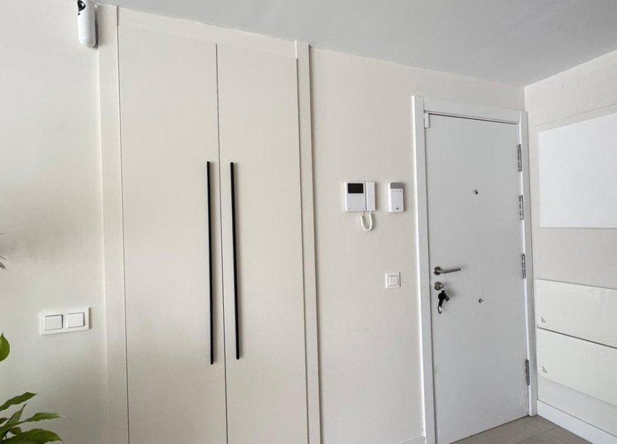 Resale - Apartment - Middle Floor Apartment - Estepona - Estepona Centro