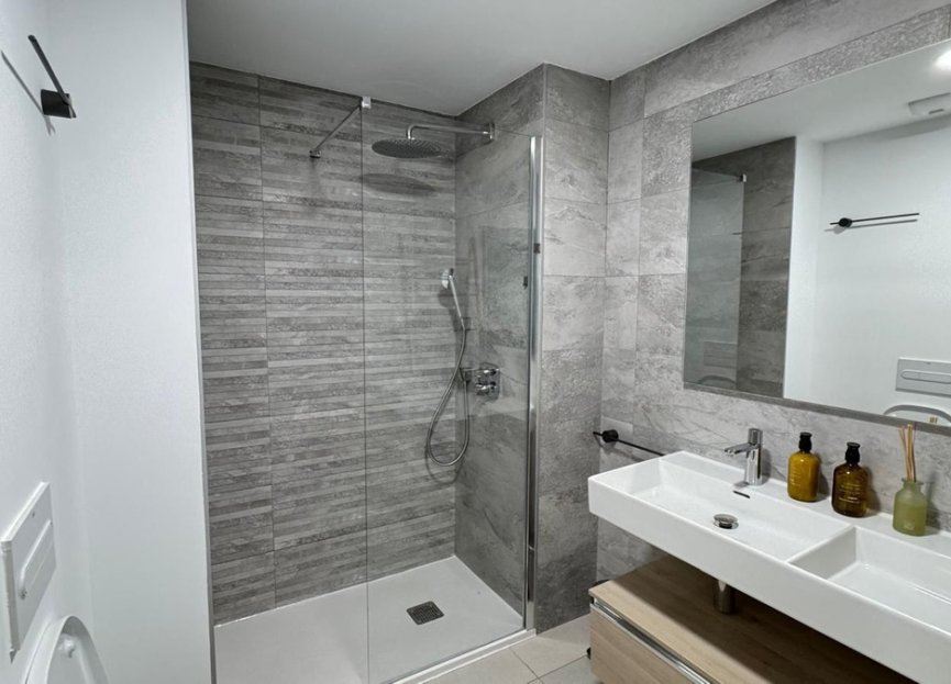 Resale - Apartment - Middle Floor Apartment - Estepona - Estepona Centro