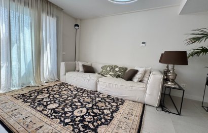 Resale - Apartment - Middle Floor Apartment - Estepona - Estepona Centro