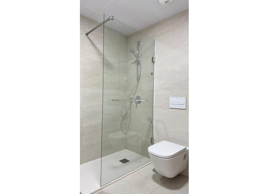 Resale - Apartment - Middle Floor Apartment - Estepona - Estepona Centro