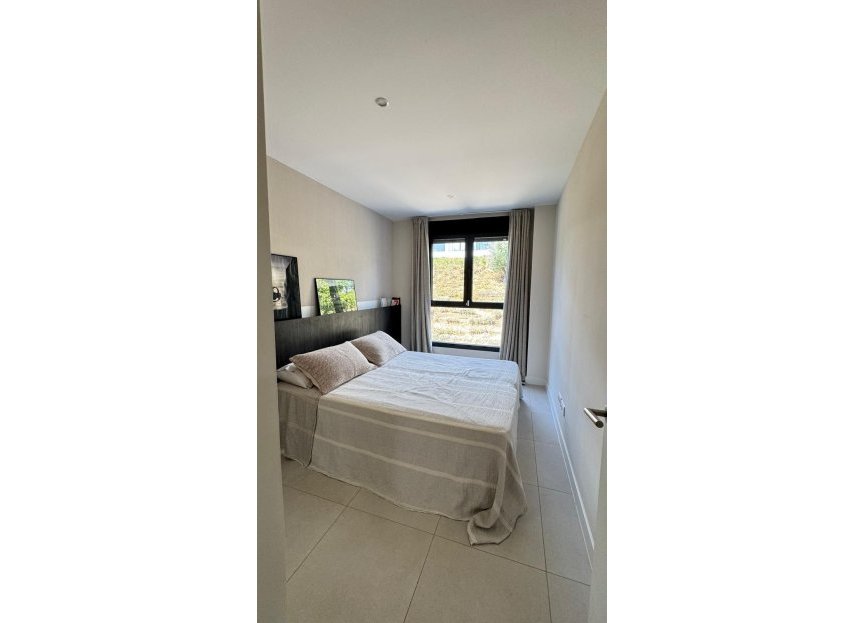 Resale - Apartment - Middle Floor Apartment - Estepona - Estepona Centro