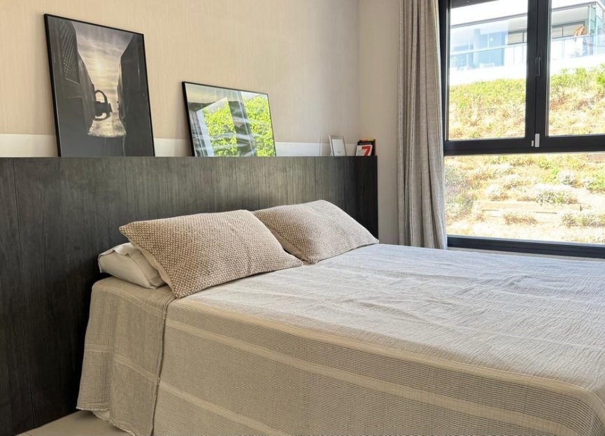 Resale - Apartment - Middle Floor Apartment - Estepona - Estepona Centro