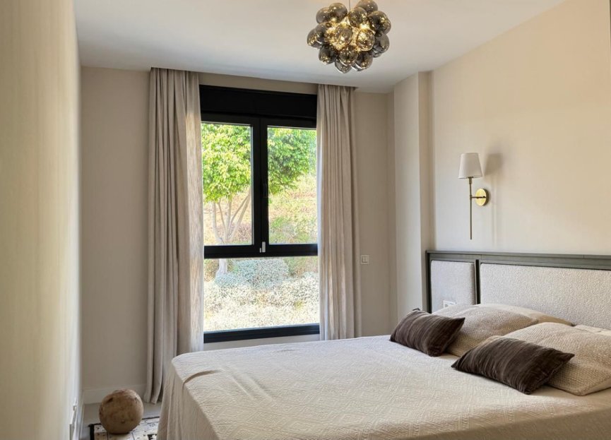 Resale - Apartment - Middle Floor Apartment - Estepona - Estepona Centro