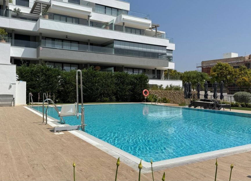 Resale - Apartment - Middle Floor Apartment - Estepona - Estepona Centro