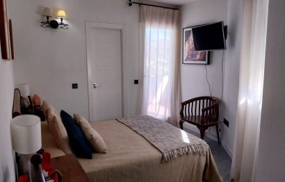 Resale - Apartment - Middle Floor Apartment - Estepona - Estepona Centro