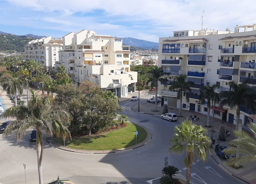 Resale - Apartment - Middle Floor Apartment - Estepona - Estepona Centro
