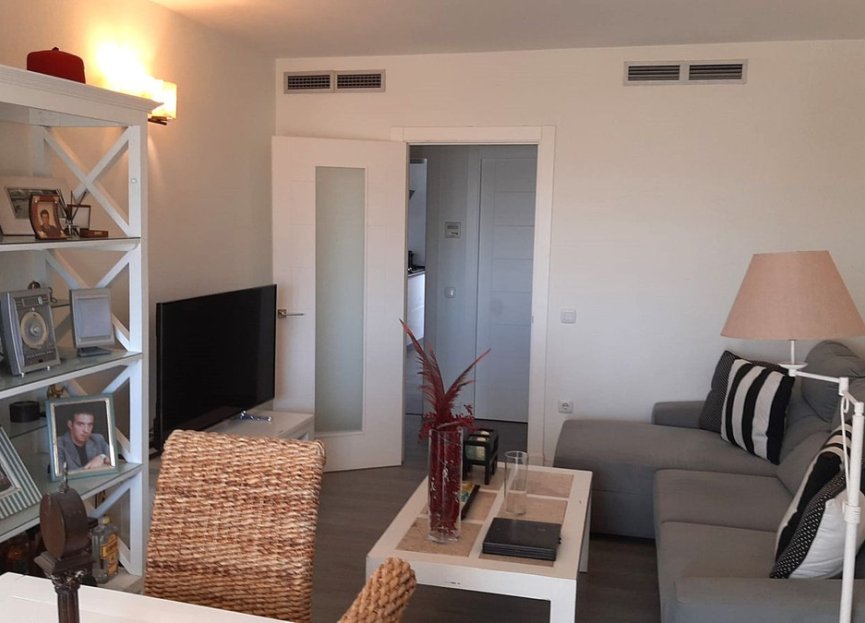 Resale - Apartment - Middle Floor Apartment - Estepona - Estepona Centro