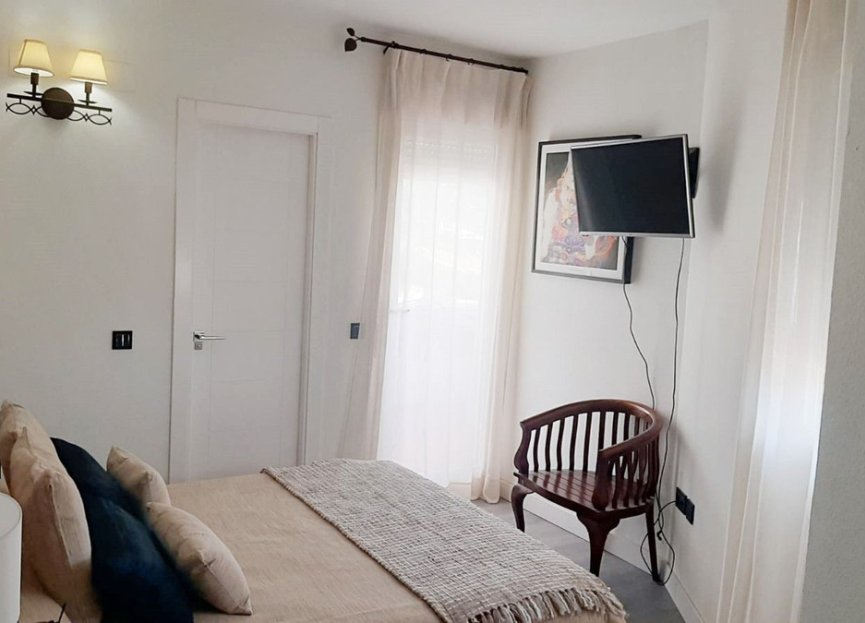 Resale - Apartment - Middle Floor Apartment - Estepona - Estepona Centro