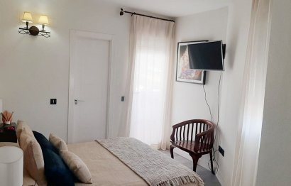 Resale - Apartment - Middle Floor Apartment - Estepona - Estepona Centro