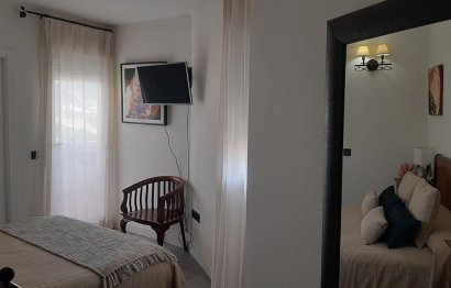 Resale - Apartment - Middle Floor Apartment - Estepona - Estepona Centro