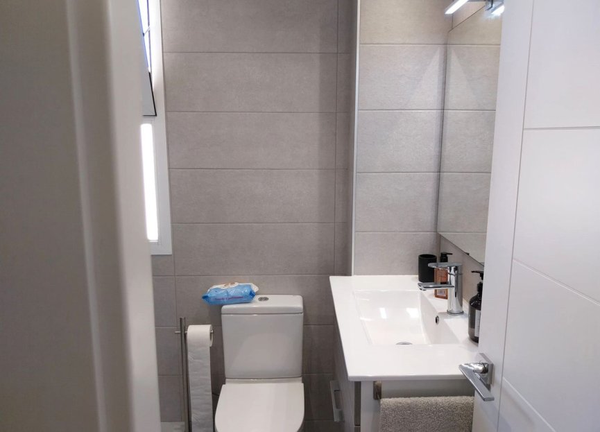 Resale - Apartment - Middle Floor Apartment - Estepona - Estepona Centro