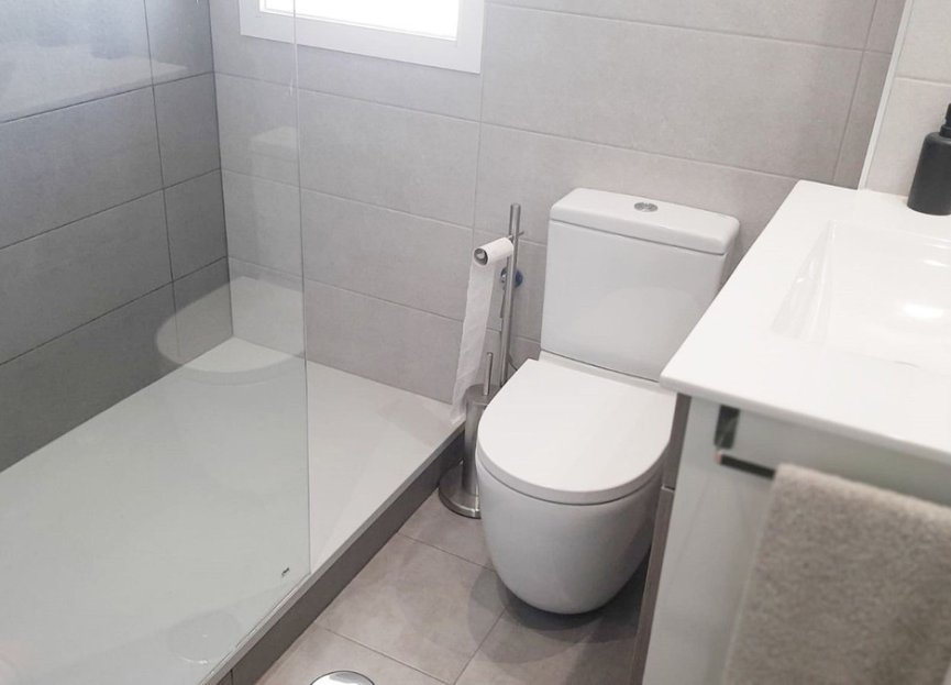 Resale - Apartment - Middle Floor Apartment - Estepona - Estepona Centro