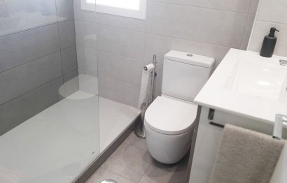 Resale - Apartment - Middle Floor Apartment - Estepona - Estepona Centro