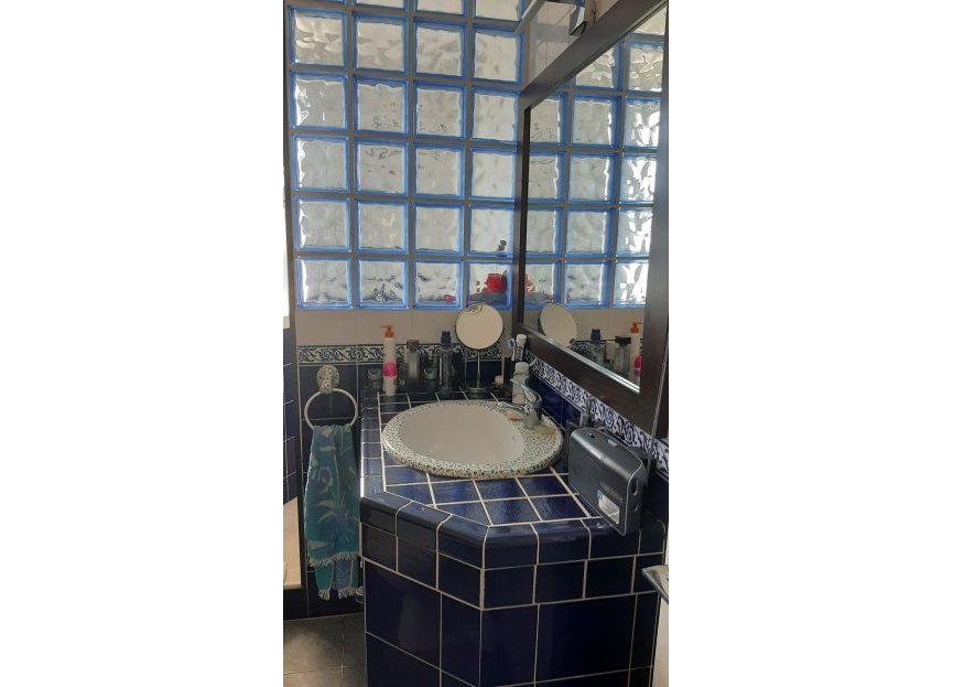 Resale - Apartment - Middle Floor Apartment - Estepona - Estepona Centro