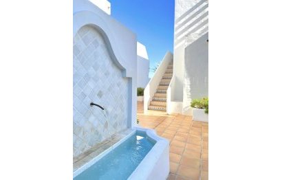 Resale - Ground floor apartment - Marbella - Nueva Andalucia