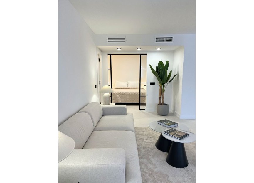 Resale - Ground floor apartment - Marbella - Nueva Andalucia