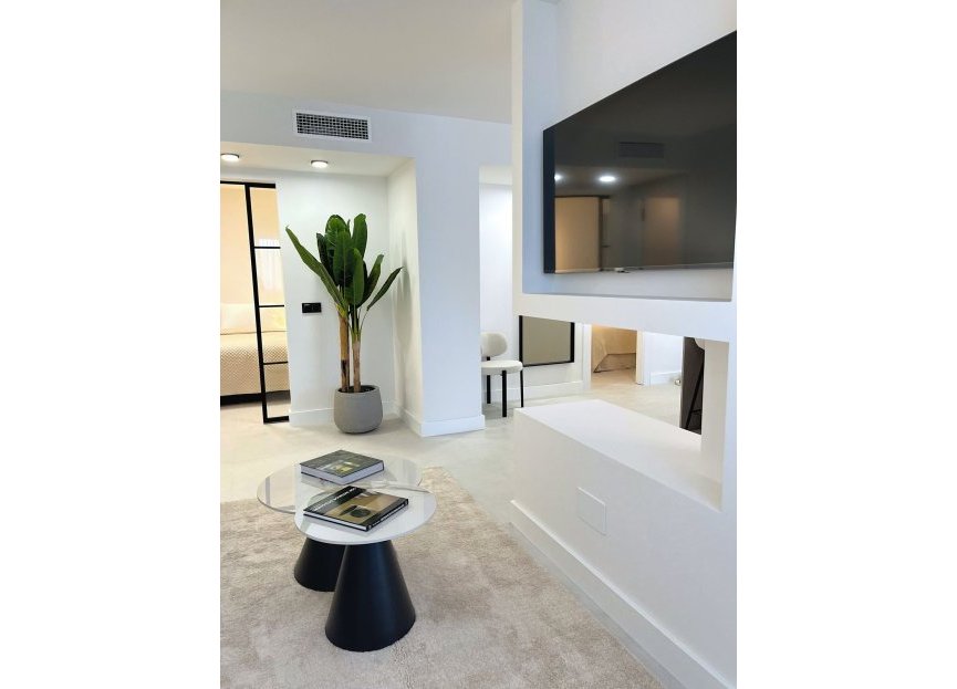 Resale - Ground floor apartment - Marbella - Nueva Andalucia