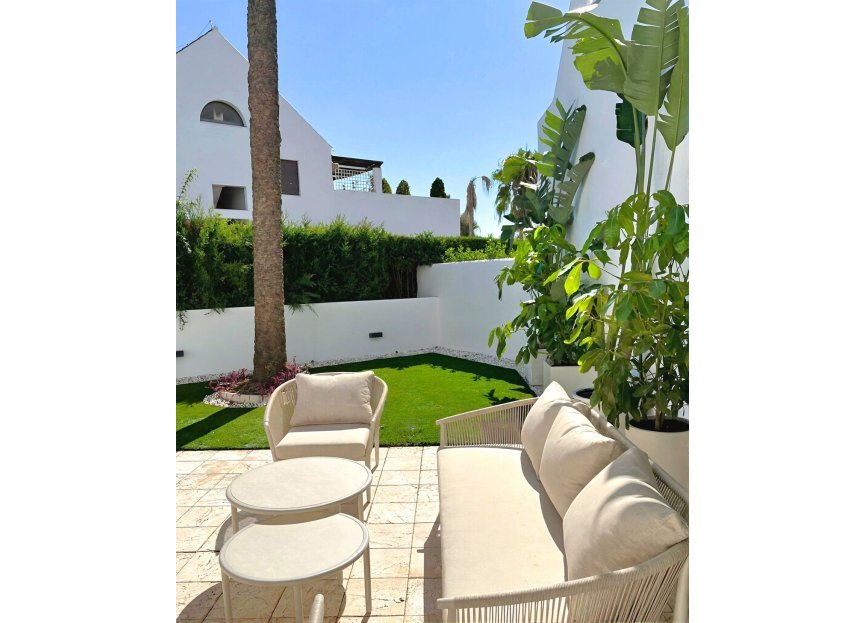 Resale - Ground floor apartment - Marbella - Nueva Andalucia