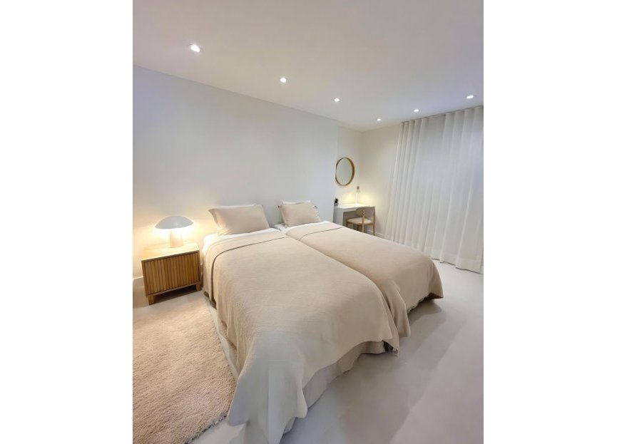 Resale - Ground floor apartment - Marbella - Nueva Andalucia