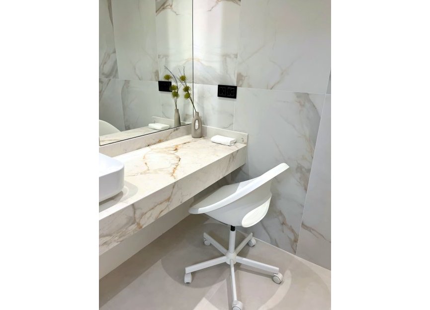 Resale - Ground floor apartment - Marbella - Nueva Andalucia