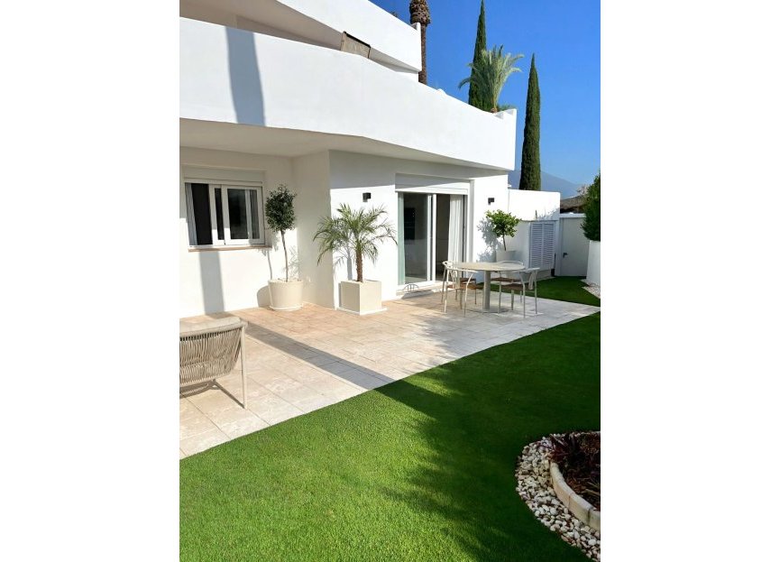 Resale - Ground floor apartment - Marbella - Nueva Andalucia