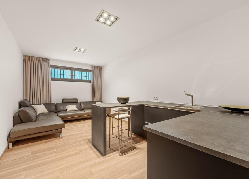 Resale - House - Detached Villa - Marbella - Marbella Centro