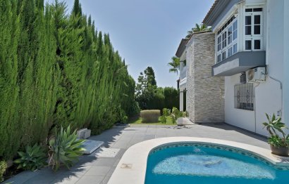 Resale - House - Detached Villa - Estepona - Estepona Centro