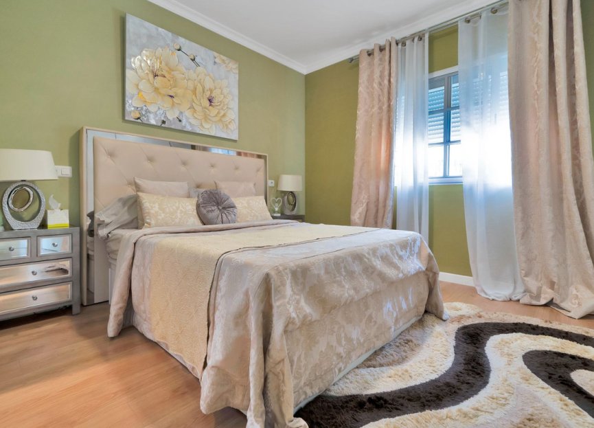 Resale - House - Detached Villa - Estepona - Estepona Centro