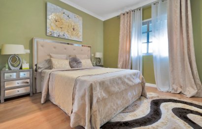 Resale - House - Detached Villa - Estepona - Estepona Centro