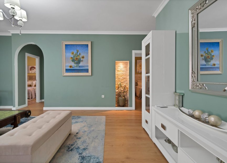 Resale - House - Detached Villa - Estepona - Estepona Centro