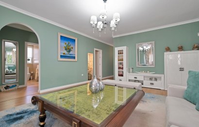 Resale - House - Detached Villa - Estepona - Estepona Centro