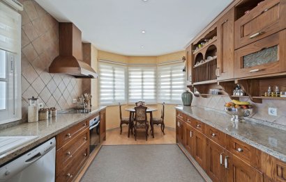 Resale - House - Detached Villa - Estepona - Estepona Centro