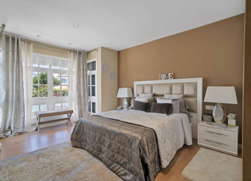 Resale - House - Detached Villa - Estepona - Estepona Centro