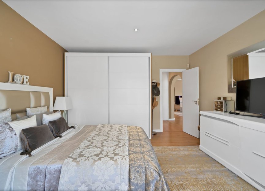 Resale - House - Detached Villa - Estepona - Estepona Centro