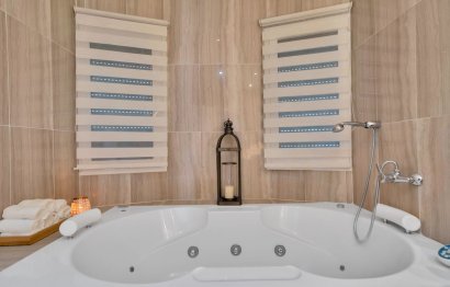 Resale - House - Detached Villa - Estepona - Estepona Centro