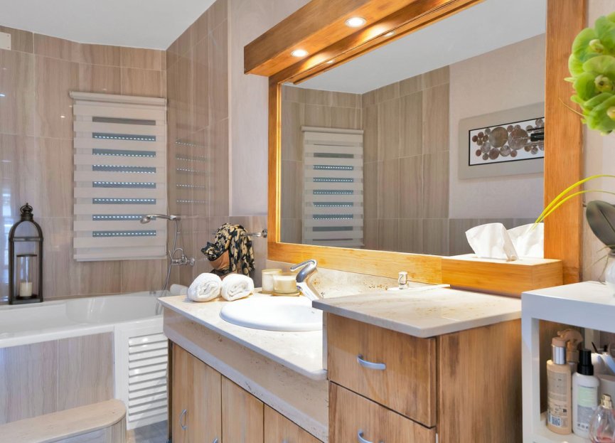 Resale - House - Detached Villa - Estepona - Estepona Centro