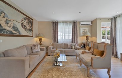 Resale - House - Detached Villa - Estepona - Estepona Centro