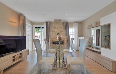 Resale - House - Detached Villa - Estepona - Estepona Centro